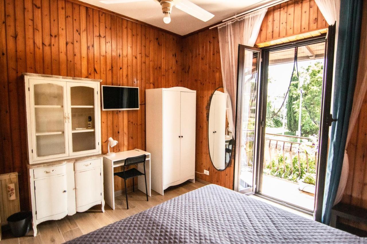 Yourquadrarooms B&B Roma Esterno foto