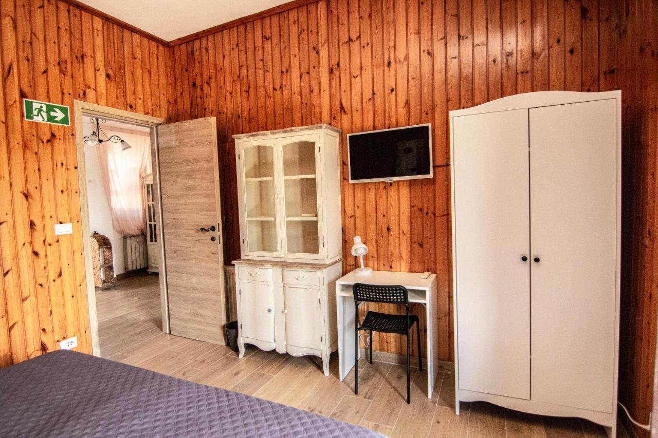 Yourquadrarooms B&B Roma Esterno foto