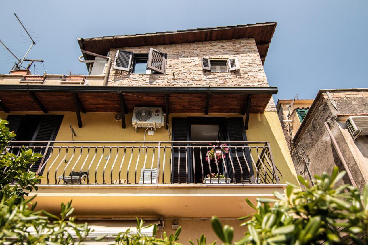 Yourquadrarooms B&B Roma Esterno foto